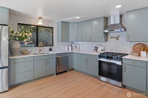2425 NW Oakcrest Drive Issaquah WA 98027