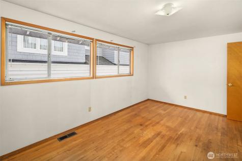 1811 10th Street W Kirkland WA 98033