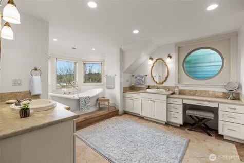 11010 101st Place NE Kirkland WA 98033