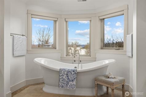 11010 101st Place NE Kirkland WA 98033