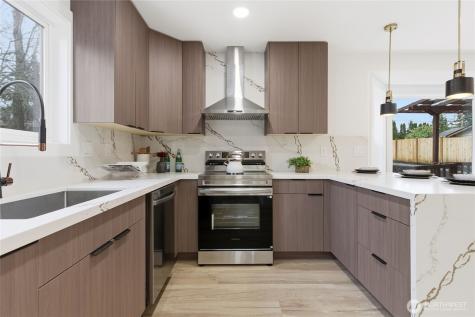 8828 NE 152nd Street Kenmore WA 98028