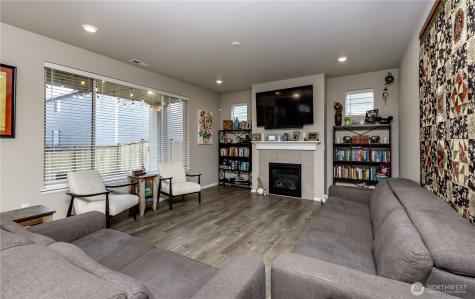 3122 15th Avenue NW Puyallup WA 98371