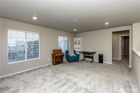 3122 15th Avenue NW Puyallup WA 98371
