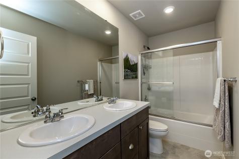 3122 15th Avenue NW Puyallup WA 98371