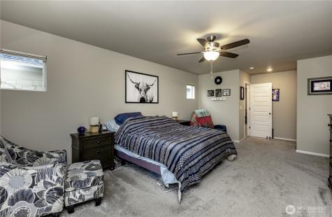 3122 15th Avenue NW Puyallup WA 98371