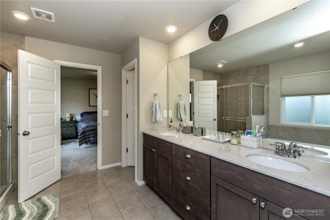3122 15th Avenue NW Puyallup WA 98371