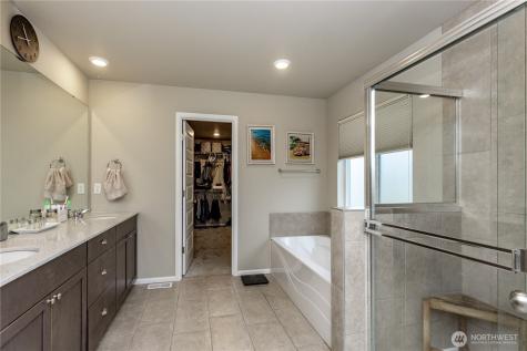 3122 15th Avenue NW Puyallup WA 98371