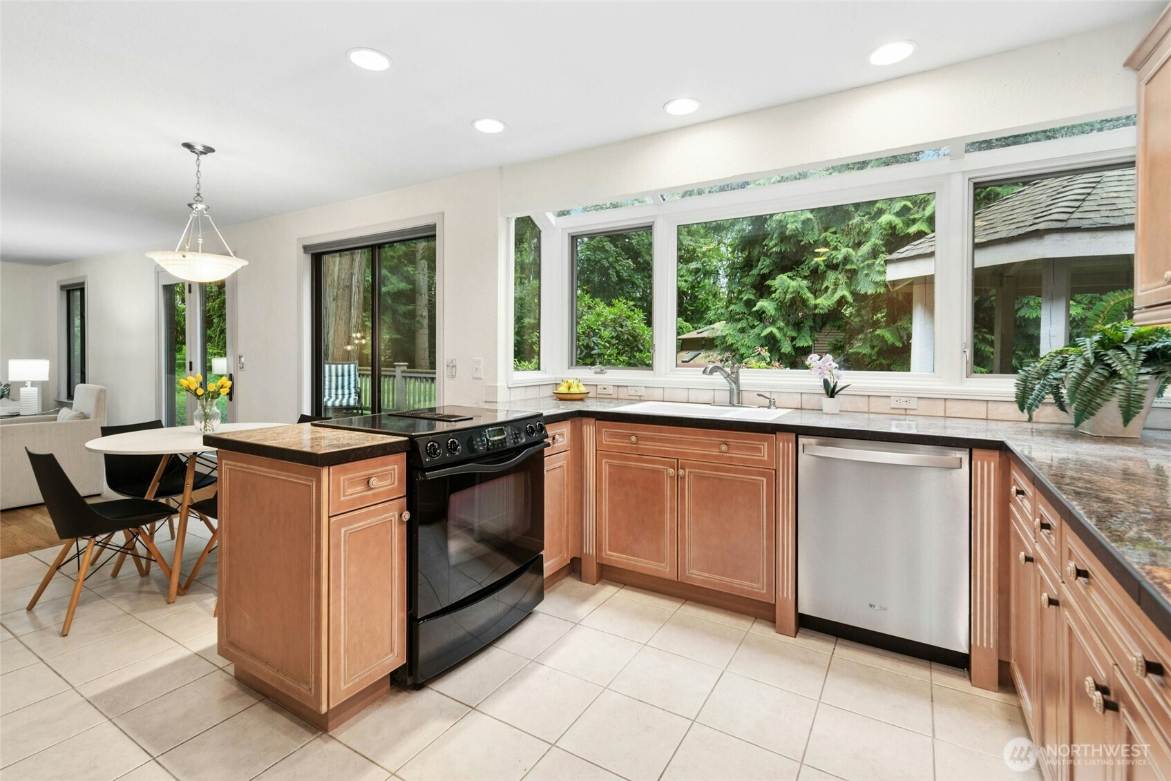 24705 SE Mirrormont Way Issaquah WA 98027
