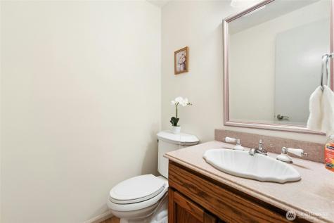 24705 SE Mirrormont Way Issaquah WA 98027