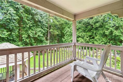 24705 SE Mirrormont Way Issaquah WA 98027