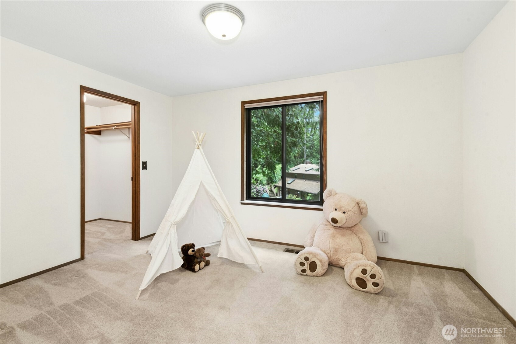 24705 SE Mirrormont Way Issaquah WA 98027