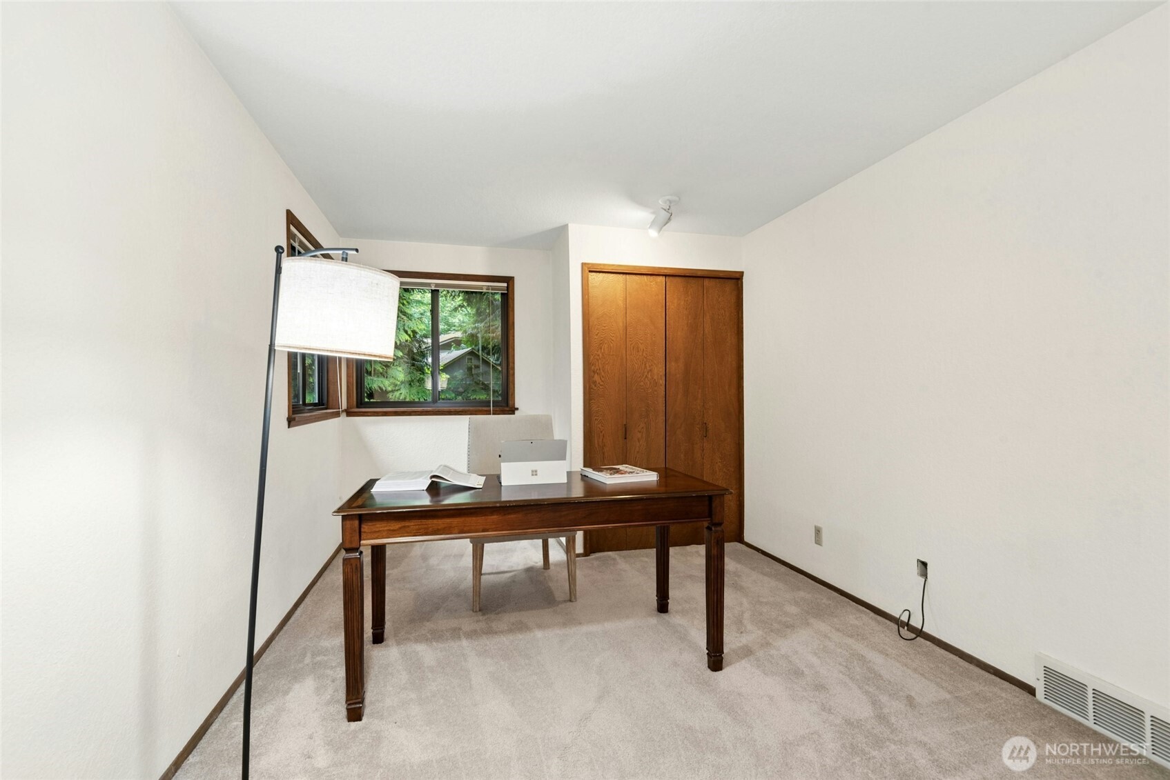 24705 SE Mirrormont Way Issaquah WA 98027