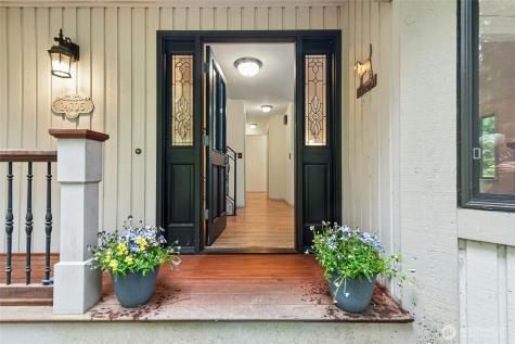 24705 SE Mirrormont Way Issaquah WA 98027