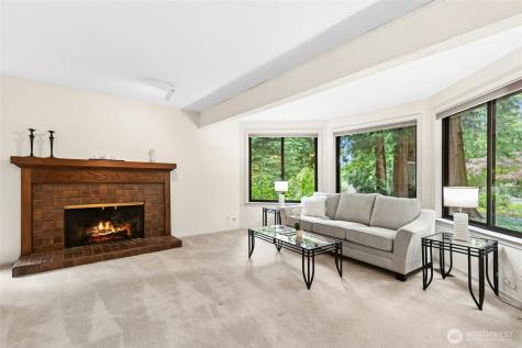 24705 SE Mirrormont Way Issaquah WA 98027