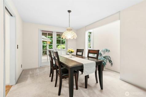 24705 SE Mirrormont Way Issaquah WA 98027