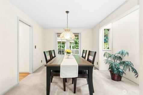 24705 SE Mirrormont Way Issaquah WA 98027