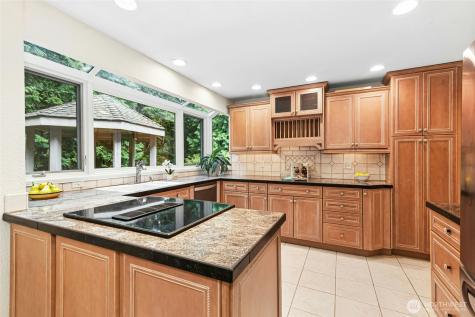 24705 SE Mirrormont Way Issaquah WA 98027