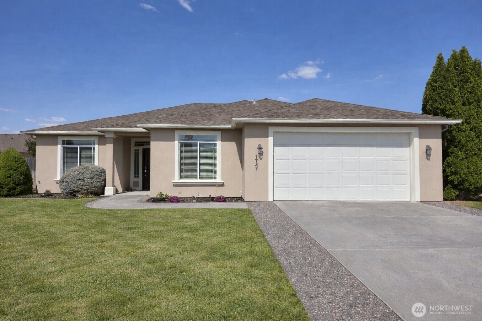 1747 Sunshine Avenue West Richland WA 99353