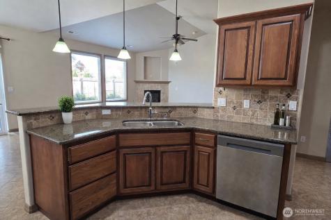 1747 Sunshine Avenue West Richland WA 99353