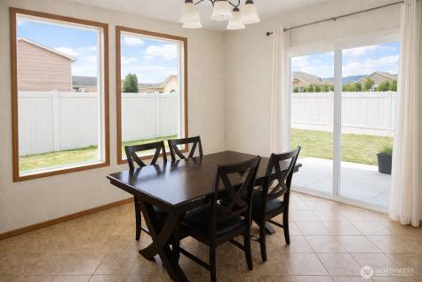 1747 Sunshine Avenue West Richland WA 99353