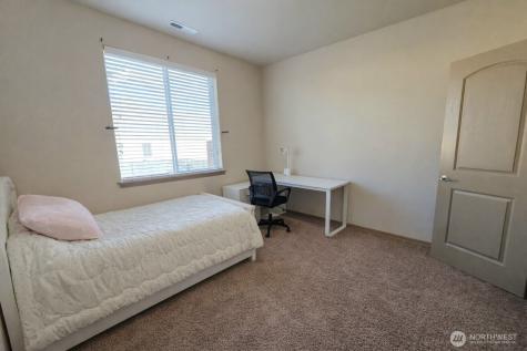 1747 Sunshine Avenue West Richland WA 99353
