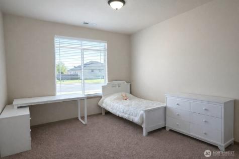 1747 Sunshine Avenue West Richland WA 99353