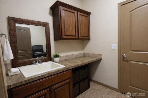 1747 Sunshine Avenue West Richland WA 99353