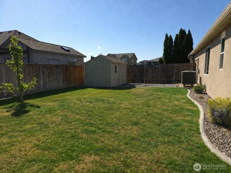 1747 Sunshine Avenue West Richland WA 99353