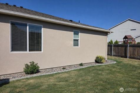 1747 Sunshine Avenue West Richland WA 99353