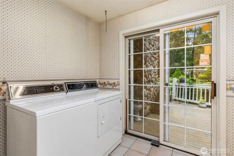 4331 Rhodes End NE Bainbridge Island WA 98110
