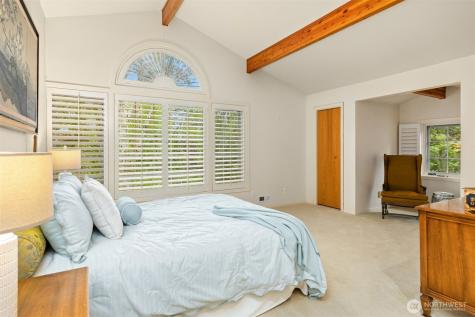 4331 Rhodes End NE Bainbridge Island WA 98110