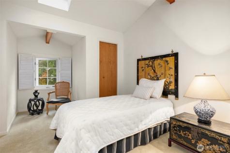 4331 Rhodes End NE Bainbridge Island WA 98110