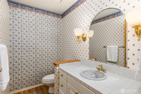 4331 Rhodes End NE Bainbridge Island WA 98110