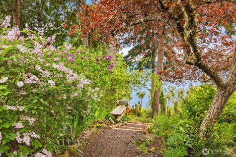 4331 Rhodes End NE Bainbridge Island WA 98110