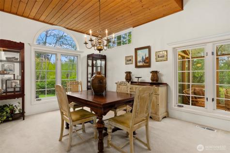 4331 Rhodes End NE Bainbridge Island WA 98110