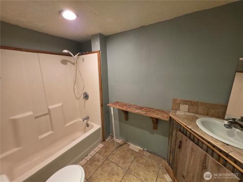 1009 17th Avenue Oroville WA 98844