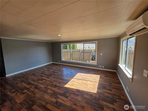 1009 17th Avenue Oroville WA 98844