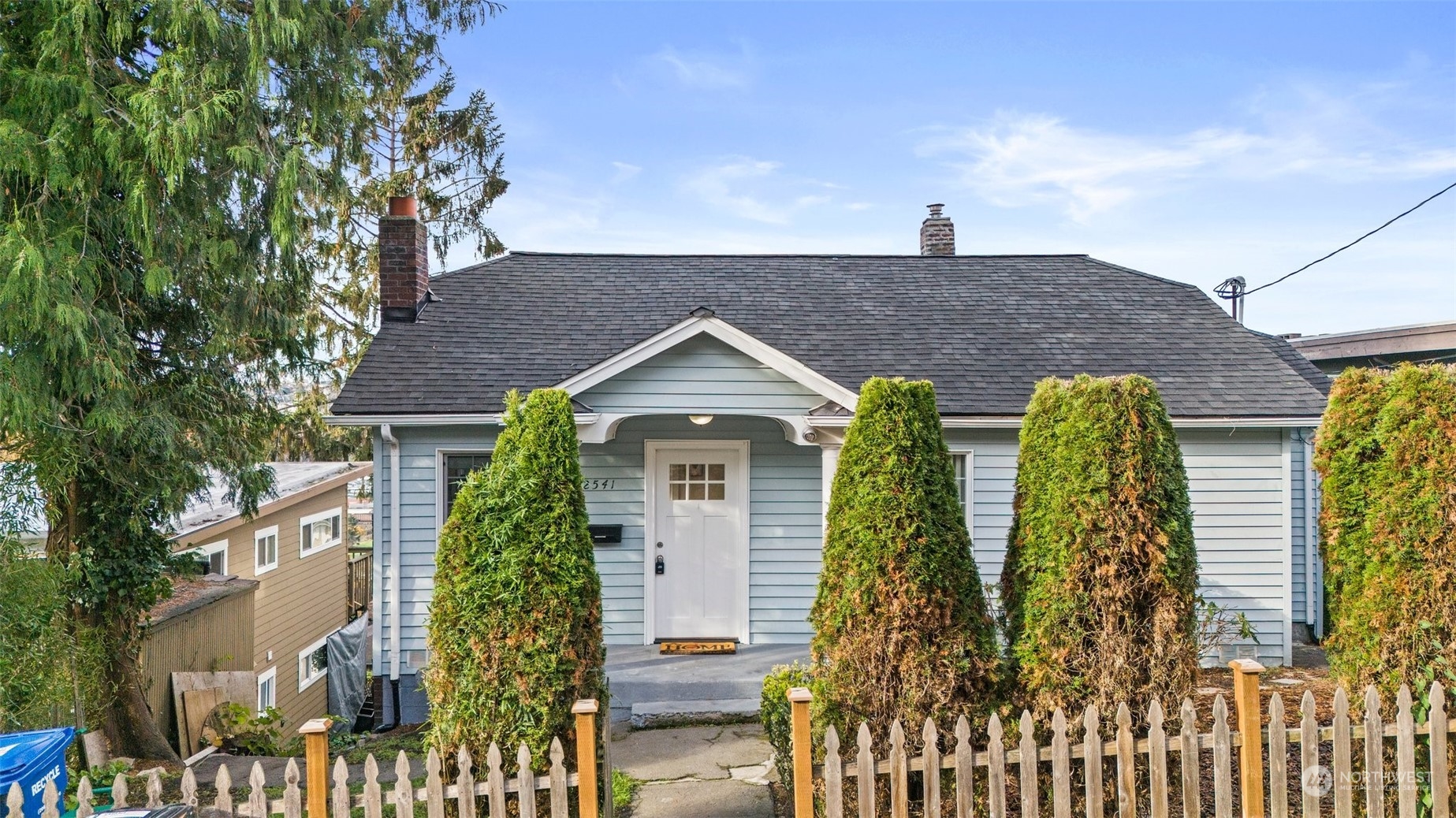 2541 13th Avenue W Seattle WA 98119