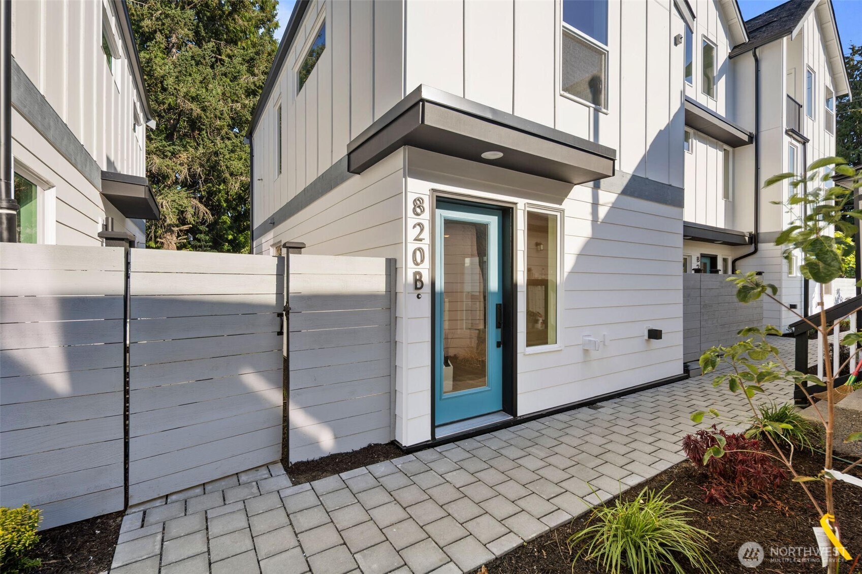 820 S Sullivan Street Seattle WA 98108