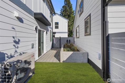 820 S Sullivan Street Seattle WA 98108