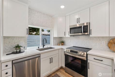 820 S Sullivan Street Seattle WA 98108