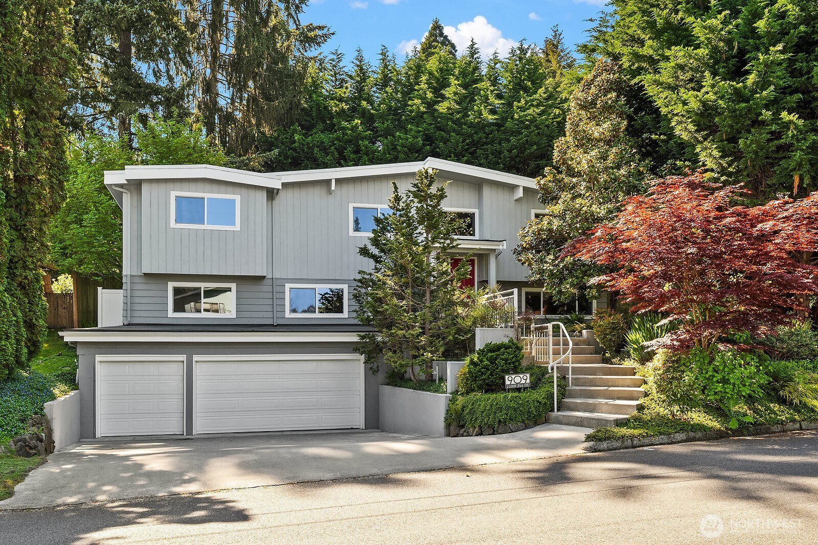 909 110th Avenue SE Bellevue WA 98004