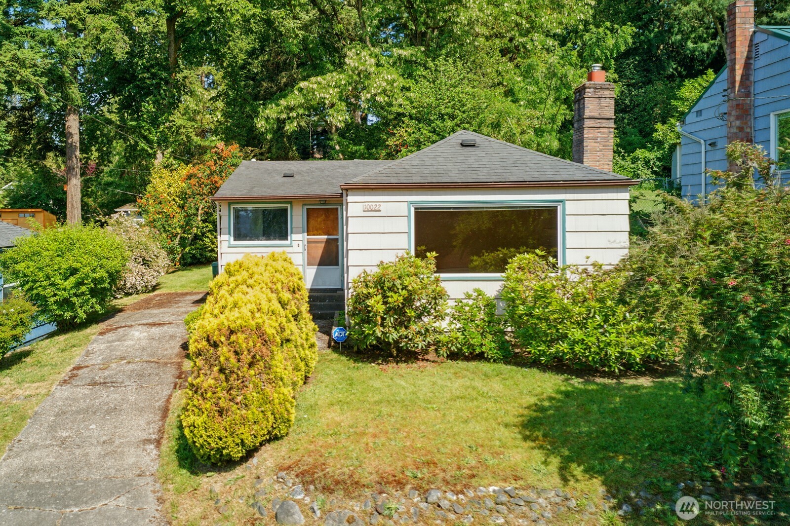 10022 8th Avenue NE Seattle WA 98125