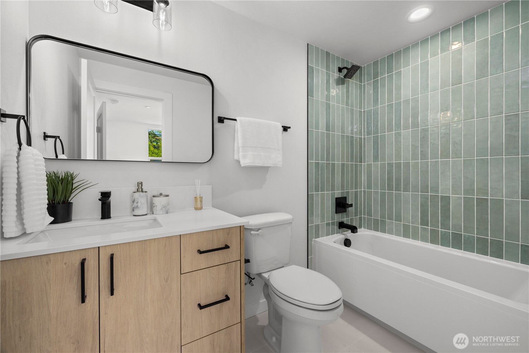 3850 Carr Place N Seattle WA 98103