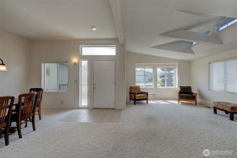 586 Canyon Drive East Wenatchee WA 98802