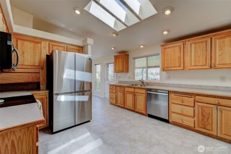 586 Canyon Drive East Wenatchee WA 98802