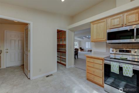 586 Canyon Drive East Wenatchee WA 98802