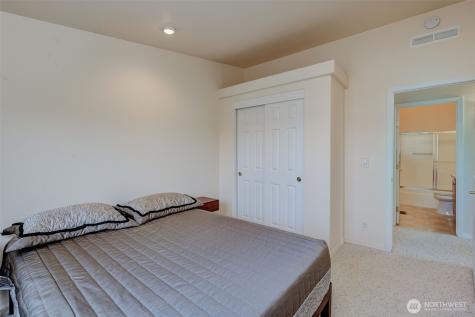 586 Canyon Drive East Wenatchee WA 98802