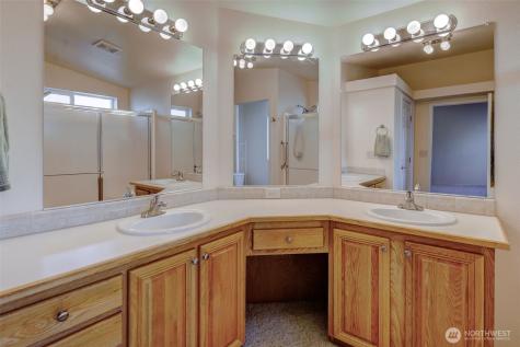 586 Canyon Drive East Wenatchee WA 98802