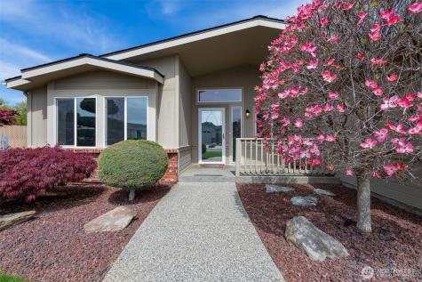 586 Canyon Drive East Wenatchee WA 98802